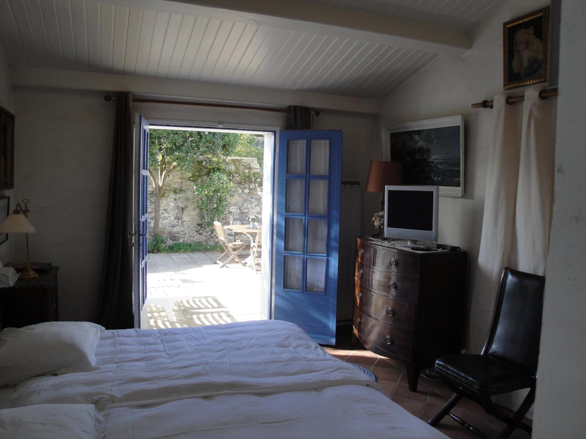 Bed & Breakfast Le Buzet Bleu *