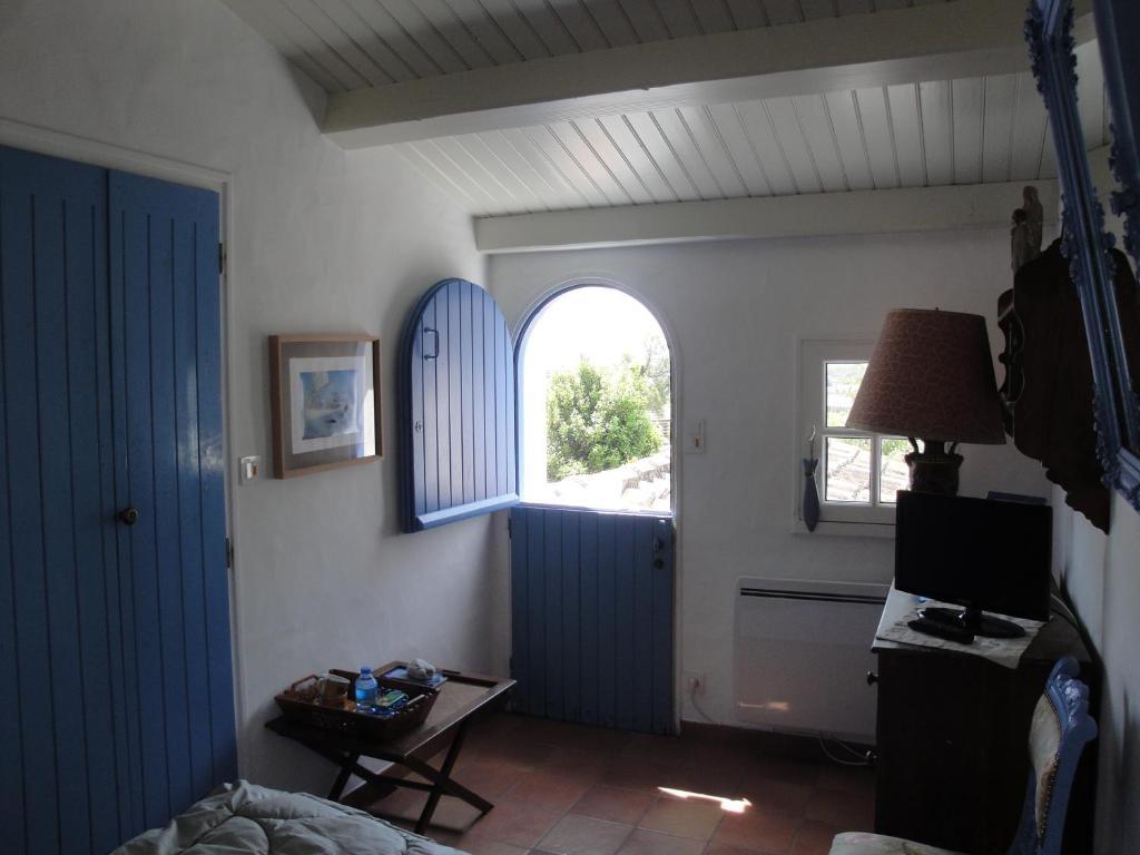 Le Buzet Bleu
